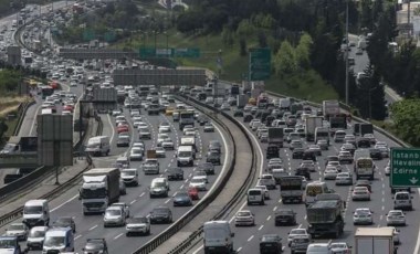 İstanbul'un birçok noktasında trafik yoğunluğu yaşanıyor