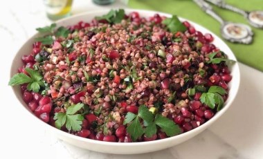 Sağlıklı ve doyurucu: Taze otlu karabuğday salatası tarifi