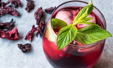 Ferahlatıcı berry hibiscus tarifi...