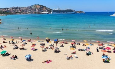 Kuşadası plajlarında ücretsiz şezlong ve şemsiye hizmeti başladı