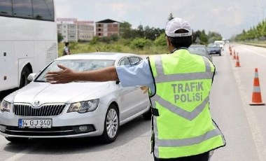 Bakan Yerlikaya duyurdu... Milyonlarca araca denetim yapıldı: Binlerce sürücüye işlem yapıldı!