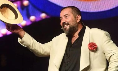 Ünlü komedyen Ata Demirer sahilde bulduğu yüzüğü sahibine ulaştırdı