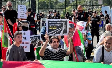 İzmir'de SOCAR önünde Filistin protestosu: 'İsrail'in petrol ihtiyacının yarısını tek başına karşılıyor!'