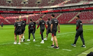 A Milli Futbol Takımı, PGE Narodowy Stadı'nda yürüyüş yaptı