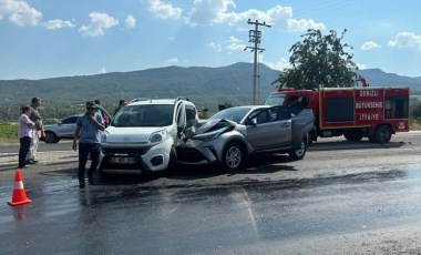 Denizli'de feci kaza... Aynı yöne giden 2 otomobil çarpıştı: 6 yaralı