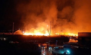 Aydın'da kağıt fabrikasında çıkan yangın 4. gününde