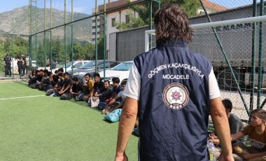 Kaçak göçmenleri taşıyan TIR'ın şoförü tutuklandı