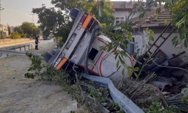 Tanker evlerine çarptı; bomba patlaması ya da deprem olduğunu sandılar