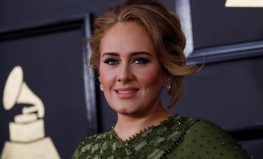 Dünyaca ünlü şarkıcı Adele'den şaşırtan karar: Müziğe ara veriyor