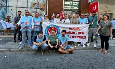 İzmir'de memurlardan zincirli protesto