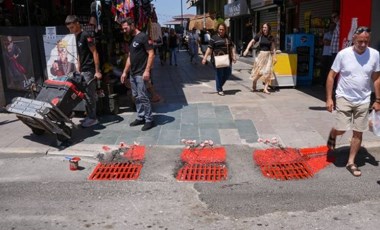 İzmir'de 2 kişinin elektrik akımına kapılarak öldüğü sokakta mazgallar kırmızıya boyandı