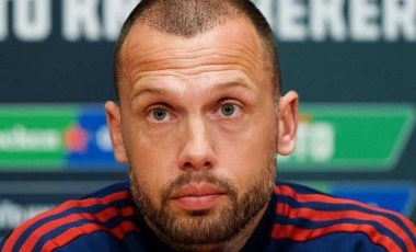 Everton efsanesi Heitinga, Liverpool'da!