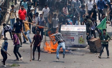 Bangladeş’te huzursuzluk büyüyor: TV kanalları yayını kesti, ordu sokağa çağrıldı