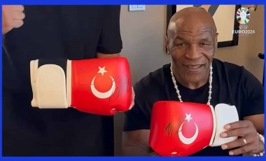 Avusturya maçı öncesi Mike Tyson'dan A Milli Futbol Takımı'na hediye!