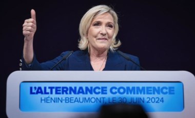 Fransa’da 200’den fazla aday, Le Pen’e engel olmak için adaylıktan çekildi