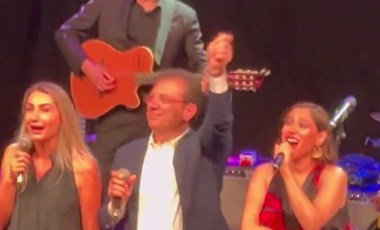 İmamoğlu çifti Pink Martini konserinde 'Aşkın Bahardı' şarkısını söyleyip dans etti