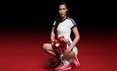 Ünlü mankeni reklamdan çıkarmışlardı... Adidas geri adım atacak mı?