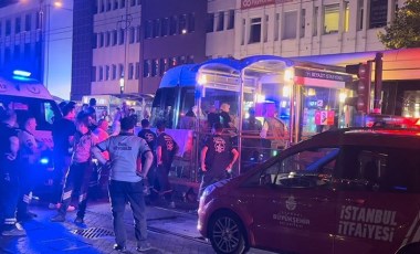 Beyazıt'ta raylara düşen yurttaş tramvayın altında kalarak öldü