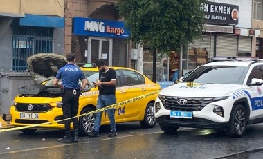 Beyoğlu'nda korku dolu anlar... Caddede rastgele ateş açtı, kurşunlar taksiye isabet etti!