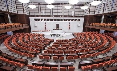 TBMM Genel Kurulu'nda 'sokak hayvanları' maratonu başlıyor... CHP, Genel Kurul'a tam kadro katılmaya hazırlanırken yaşam hakkı savunucuları Anıtpark’ta aralıksız eylem yapacak