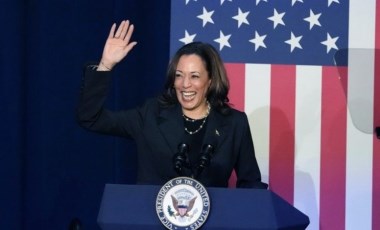 Kamala Harris, seçim kampanyasının ilk haftasında rekor bağış topladı!