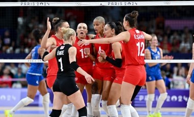 2-0'dan muhteşem geri dönüş: Filenin Sultanları, Olimpiyatlara Hollanda galibiyetiyle başladı!