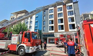 İzmir'de DİSK binasında yangın: 1 kişi dumandan etkilendi