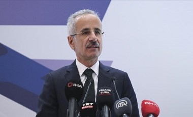 Bakan Uraloğlu'ndan AJet itirafı:  'Kiralanan uçaklar var'