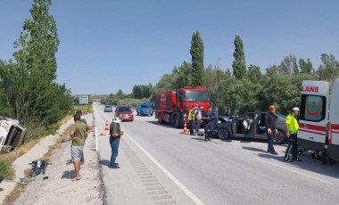 Sivas’ta otomobil ile pikap çarpıştı: 1 ölü 5 yaralı