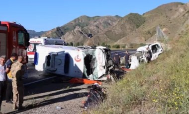 Erzurum’da ambulans ile hafif ticari araç çarpıştı: 4 ölü, 1 yaralı