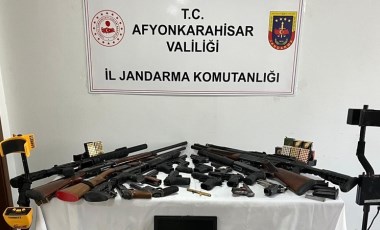 Jandarmadan kaçak silah tamir atölyesine baskın: 22 ruhsatsız silah ele geçirildi