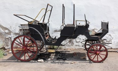 Önce faytonu kundakladılar, sonra yaylım ateşine tuttular: 1 ölü, 5 yaralı