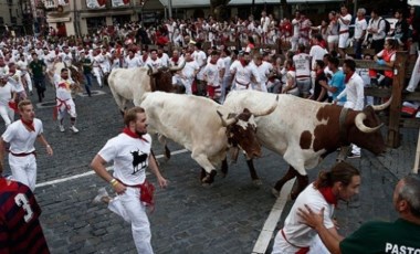 İspanya'nın ünlü festivali San Fermin başladı