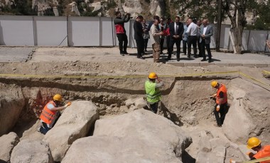 Kapadokya'da bir ilk: Karayolunun altından nekropol çıktı