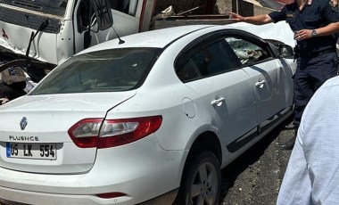 Adıyaman'da kamyonetle otomobil çarpıştı: 1 ölü, 3 yaralı