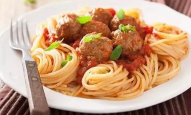 Lezzetli bir ikili: Köfteli spagetti tarifi