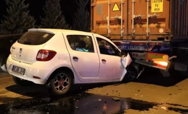 Antalya'da feci kaza: TIR'ın altına girdi, burnu bile kanamadı