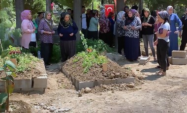 Yolun karşısına geçmeye çalışırken otomobil çarpan kadın, toprağa verildi; oğlu 'yarış' iddiasında bulundu