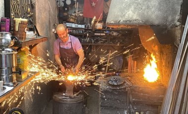 'UNESCO Çilingiri'nin yaptığı metal eşyalar, tarihi konakların kapılarını süslüyor