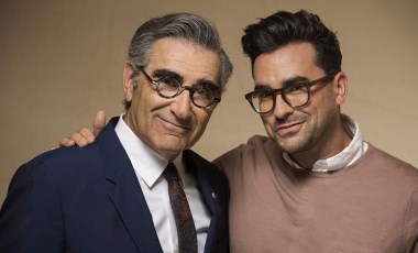 76. Emmy Ödülleri'ni Eugene Levy ve oğlu Dan Levy sunacak!