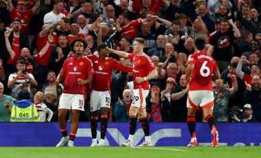 Manchester United 3 puanı son dakikalarda aldı!