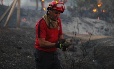 İBB ekipleri İzmir'deki yangın söndürme çalışmalarına destek verdi