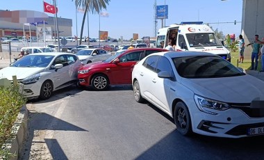 Manavgat’ta trafik kazası: 3 kişi yaralı, 3 yaşındaki çocuk hastanede