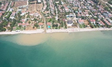 Büyükçekmece Kumburgaz’da denizin rengi değişti