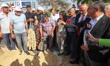 Fıstık mitingi öncesi çiftçilerden protesto: Çuvallarca fıstığı yola döktüler