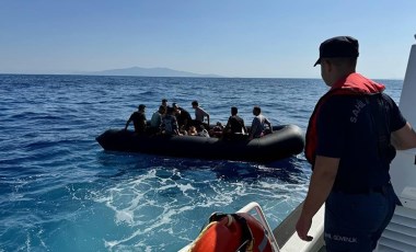 İzmir açıklarında 100 düzensiz göçmen kurtarıldı