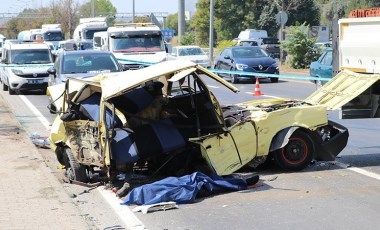 Eskişehir'de otomobil, ikiye bölündü; 1 ölü, 3 yaralı