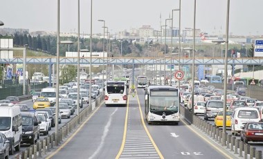 Yenibosna metrobüs durağı üst geçit çalışmaları dolayısıyla D-100 karayolu trafiğe kapatılacak