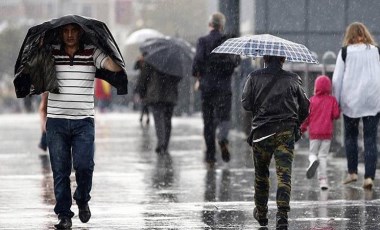 Meteoroloji'den İstanbul için 'saatli 'uyarı: Kuvvetli sağanak yağış geliyor!