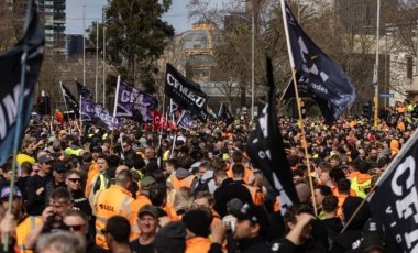 Avustralya'da on binlerce işçi, hükümetin sendika yönetimine el koymasını protesto etti